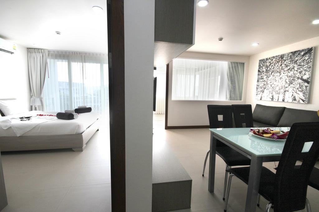 Appartamento Karon Butterfly Phuket Esterno foto