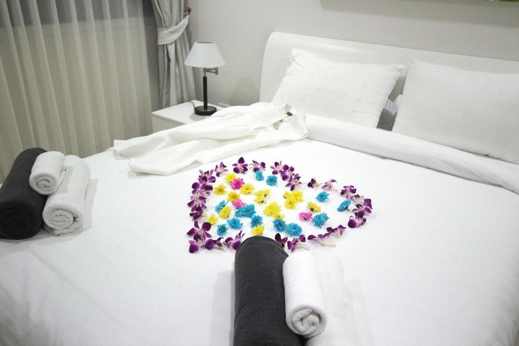 Appartamento Karon Butterfly Phuket Esterno foto