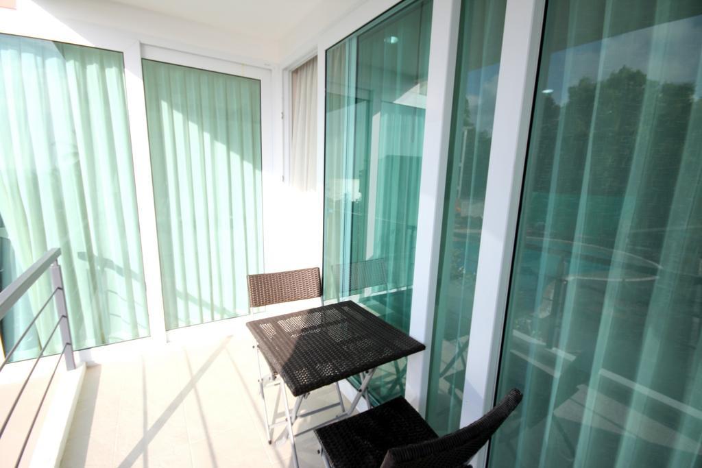 Appartamento Karon Butterfly Phuket Esterno foto