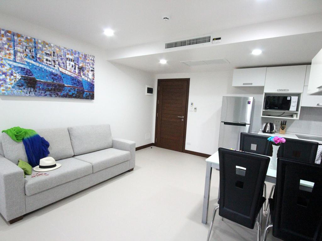 Appartamento Karon Butterfly Phuket Esterno foto