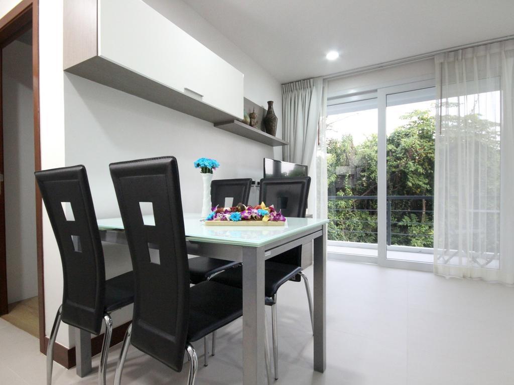 Appartamento Karon Butterfly Phuket Esterno foto