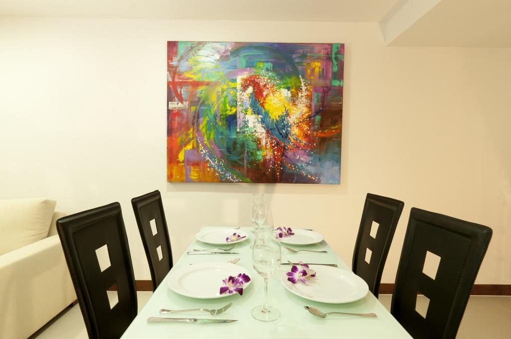 Appartamento Karon Butterfly Phuket Esterno foto